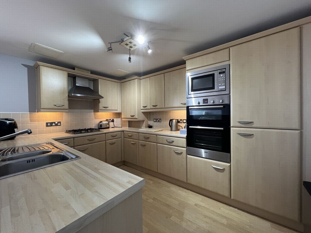 Additional image 5 of 2 bed flat for saleMarine Parade, Dawlish EX7