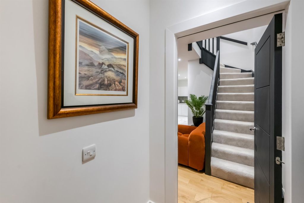 Additional image 28 of 3 bed town house for sale13A West Burnside, Dollar FK14