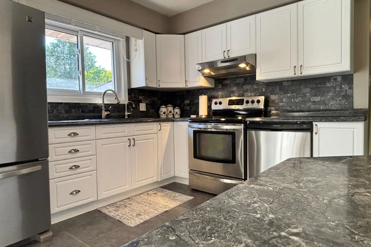 40 Strathmere Place photo 2