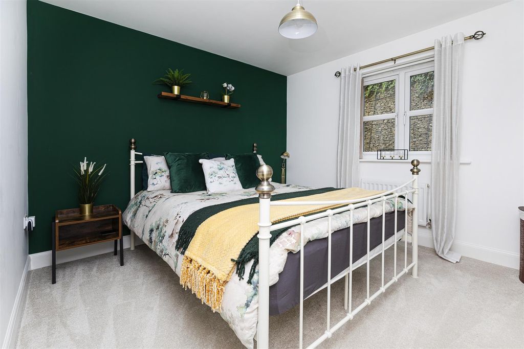 Additional image 14 of 2 bed flat for saleTennyson Avenue, Lindley, Huddersfield HD3