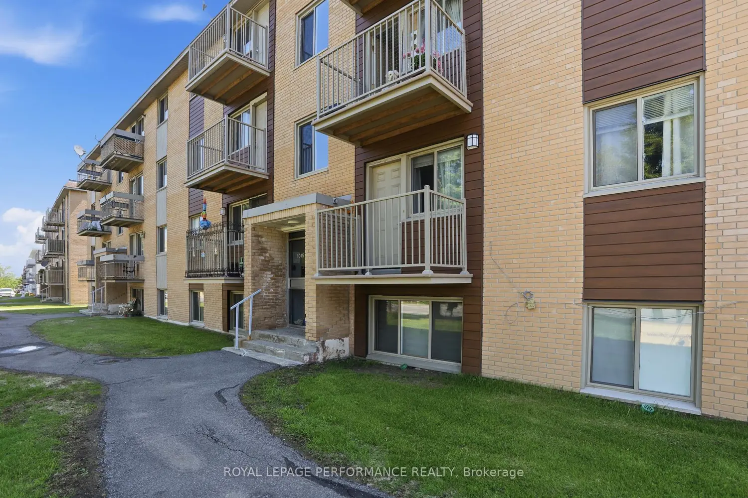 Additional image 4 of 1015 Cartier Boulevard 3
