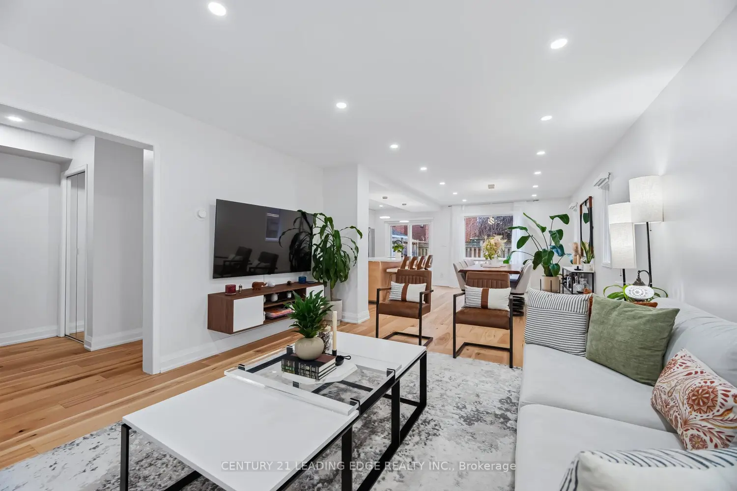 923 Redbird Crescent