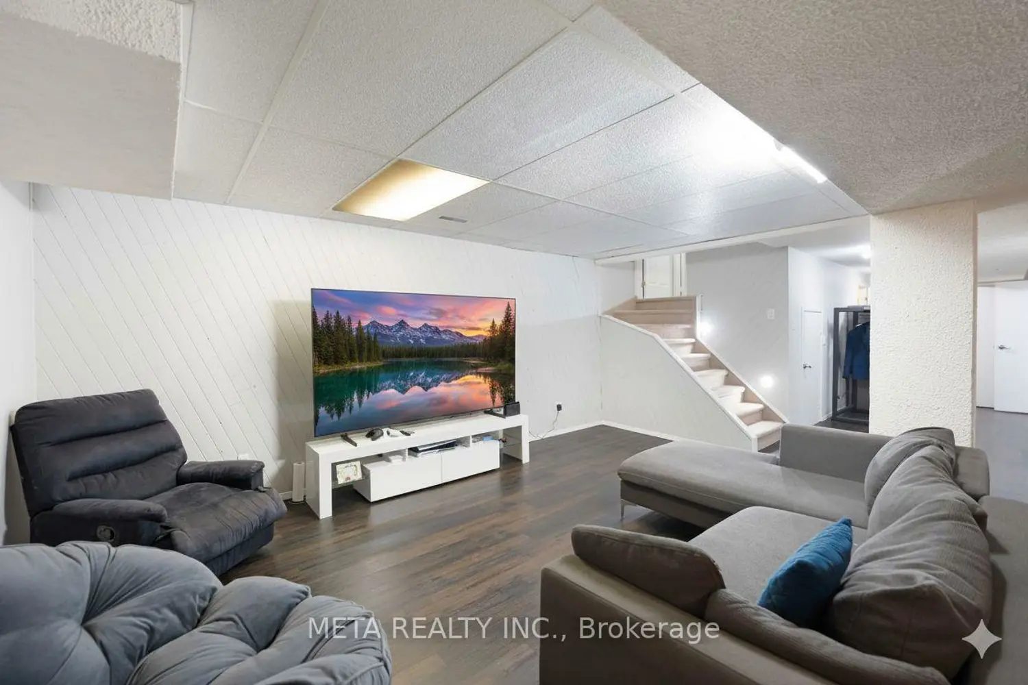 12 Heaver Drive photo 4