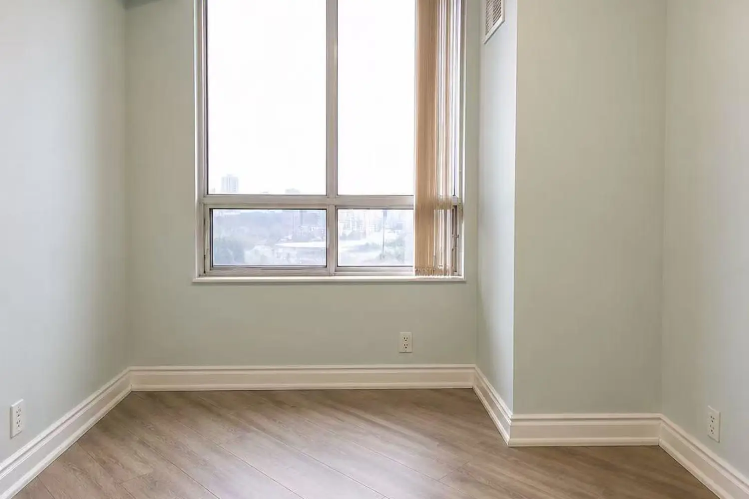 Additional image 8 of 80 Harrison Garden Boulevard 1019