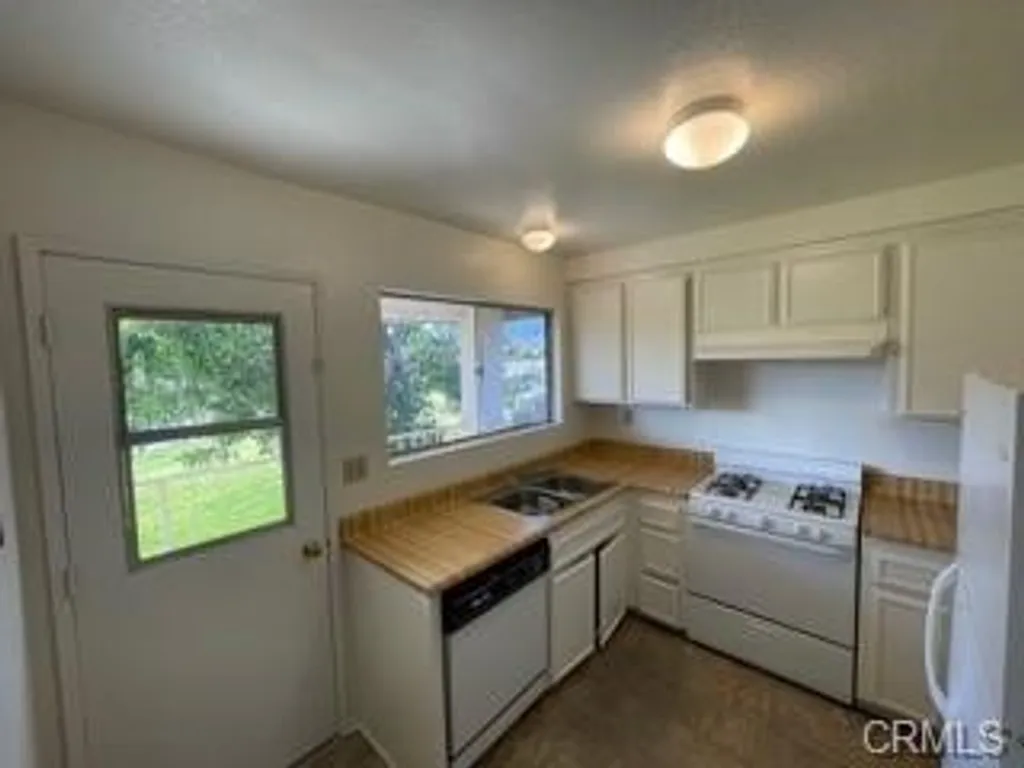 8645 Calle Del Prado, Rancho Cucamonga, CA 91730 photo 5