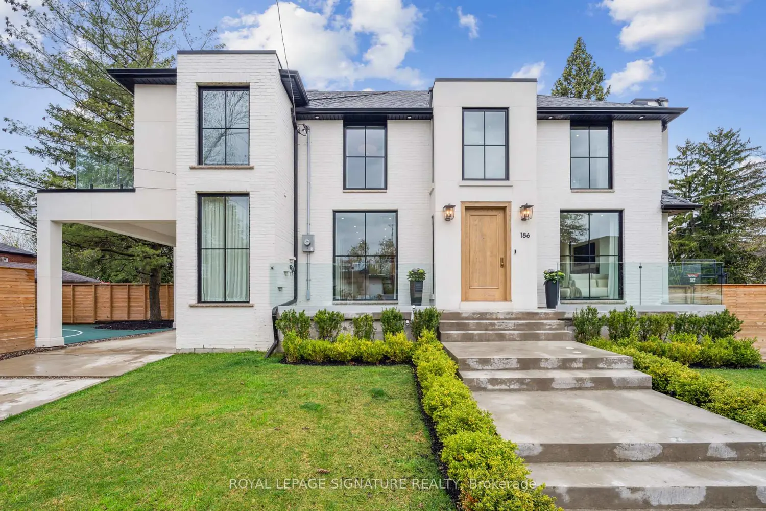 186 Humewood Drive
