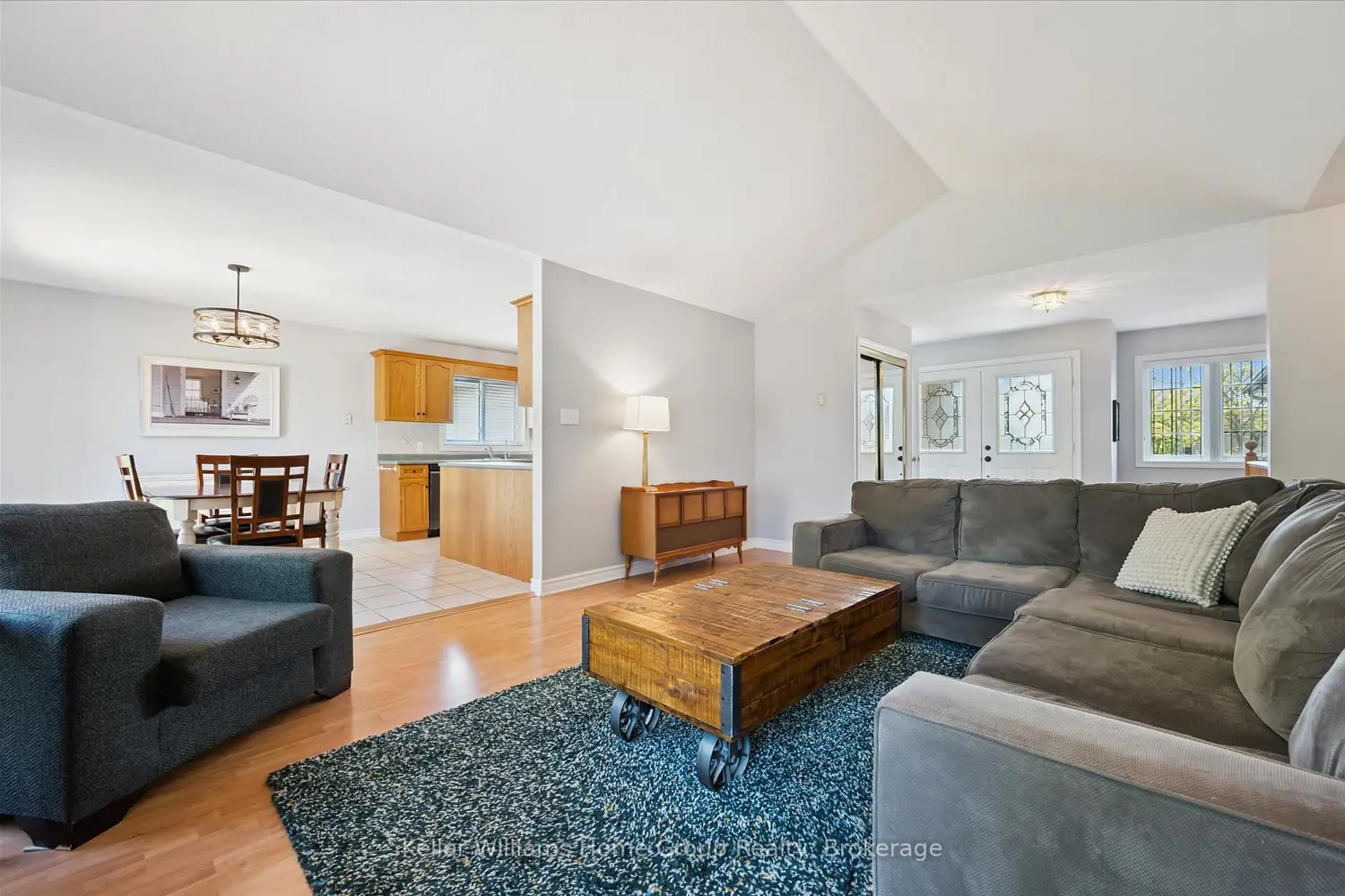 9 Berdux Place photo 3