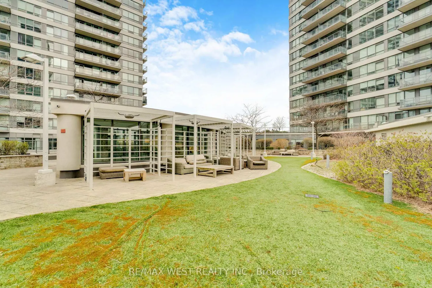 Additional image 16 of 2240 Lake Shore Boulevard 505