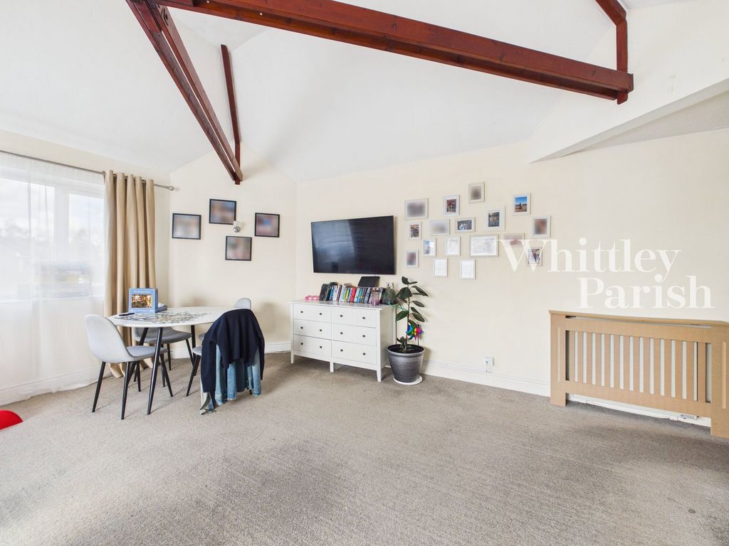 2 bed flat for saleRiverside Maltings, Diss IP22 photo 4