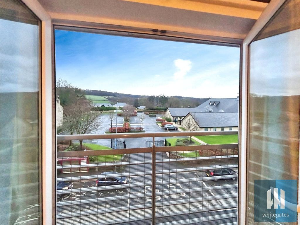 Additional image 7 of 2 bed flat for saleHalifax Road, Lindley, Huddersfield HD3