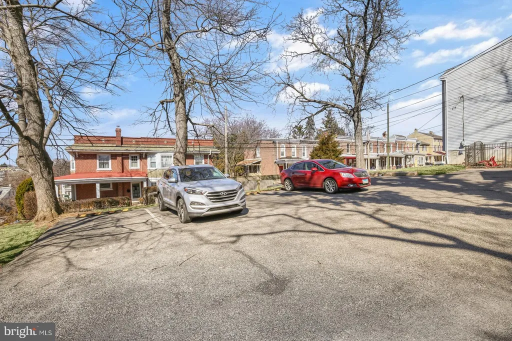 350 Green Lane Unit 2R, Philadelphia, PA 19128