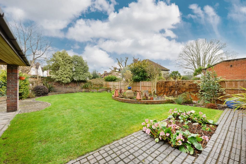 Additional image 15 of 4 bed detached house for saleHansler Grove, East Molesey, Surrey KT8