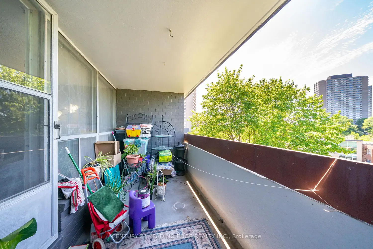 Additional image 19 of 55 Sunny Glenway 307