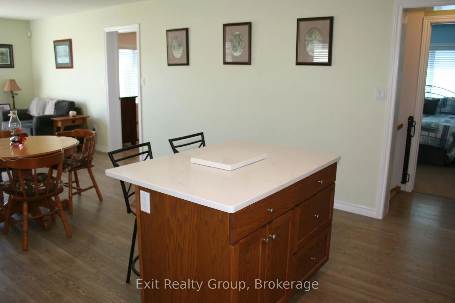 30 Aletha Drive photo 4