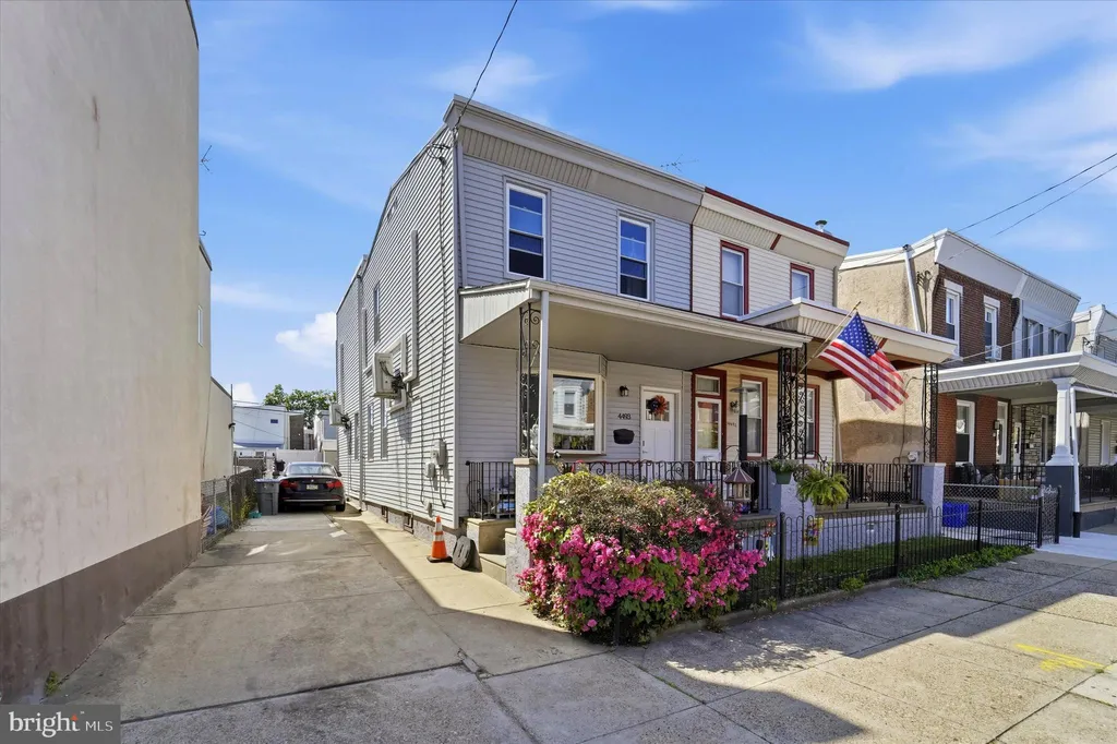 4493 Edgemont Street, Philadelphia, PA 19137