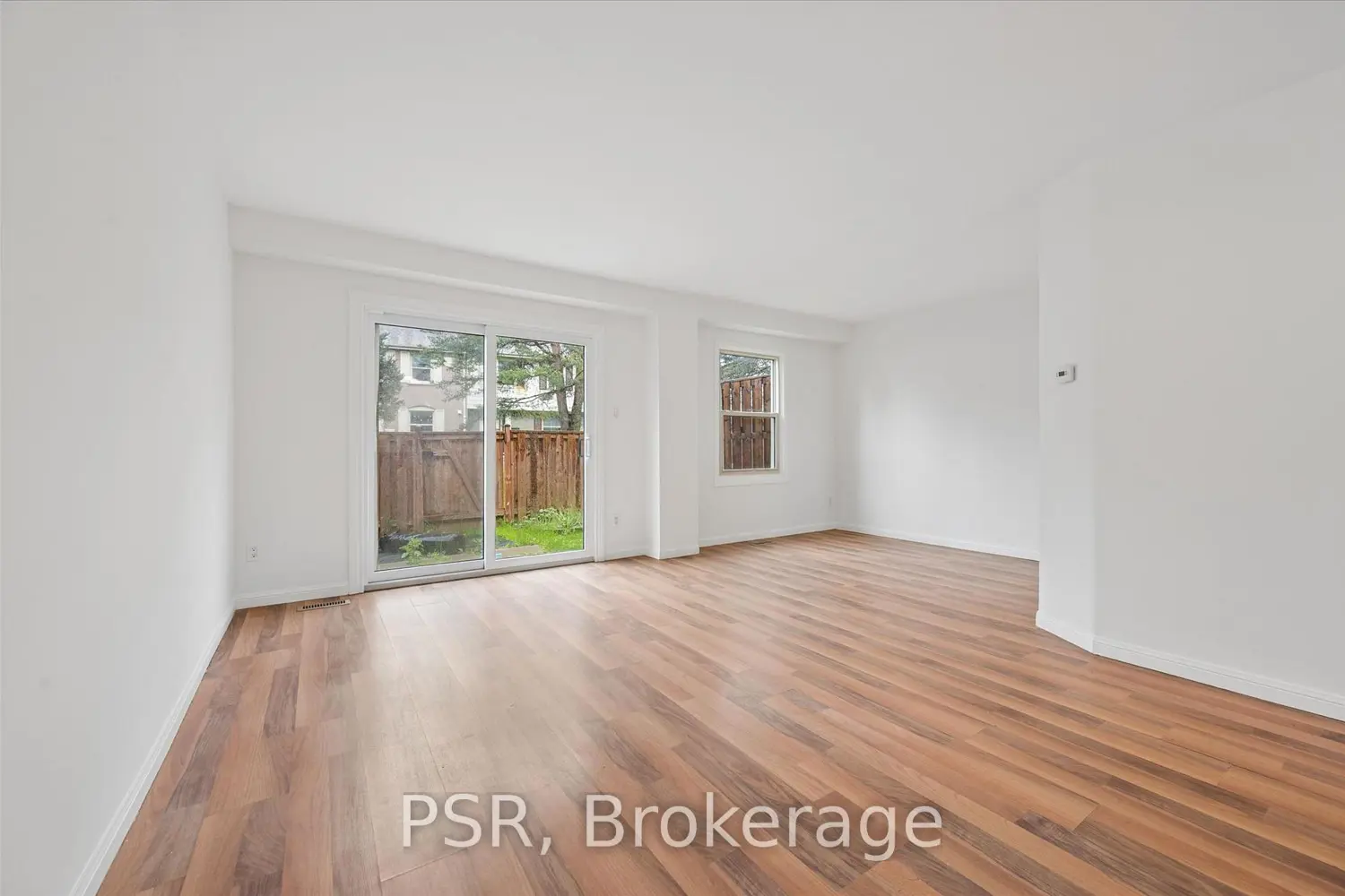 25 Queenston Drive photo 3