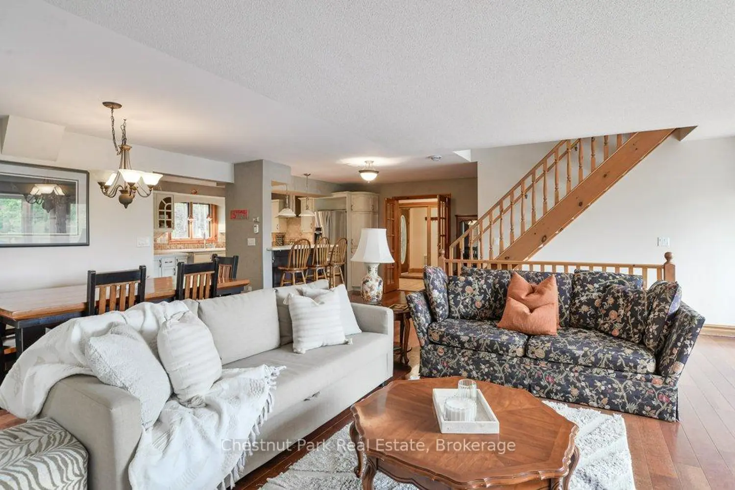 294 North Drive photo 3