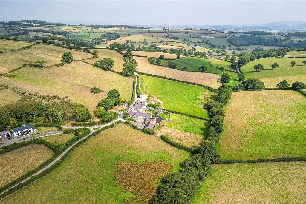 5 bed property for saleLlannefydd, Denbigh LL16