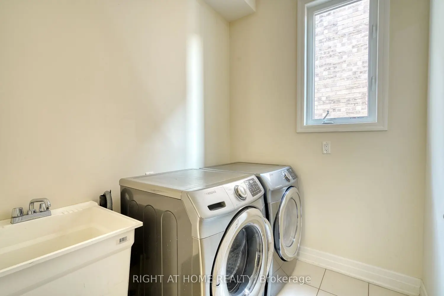 17 Mercury Avenue photo 4
