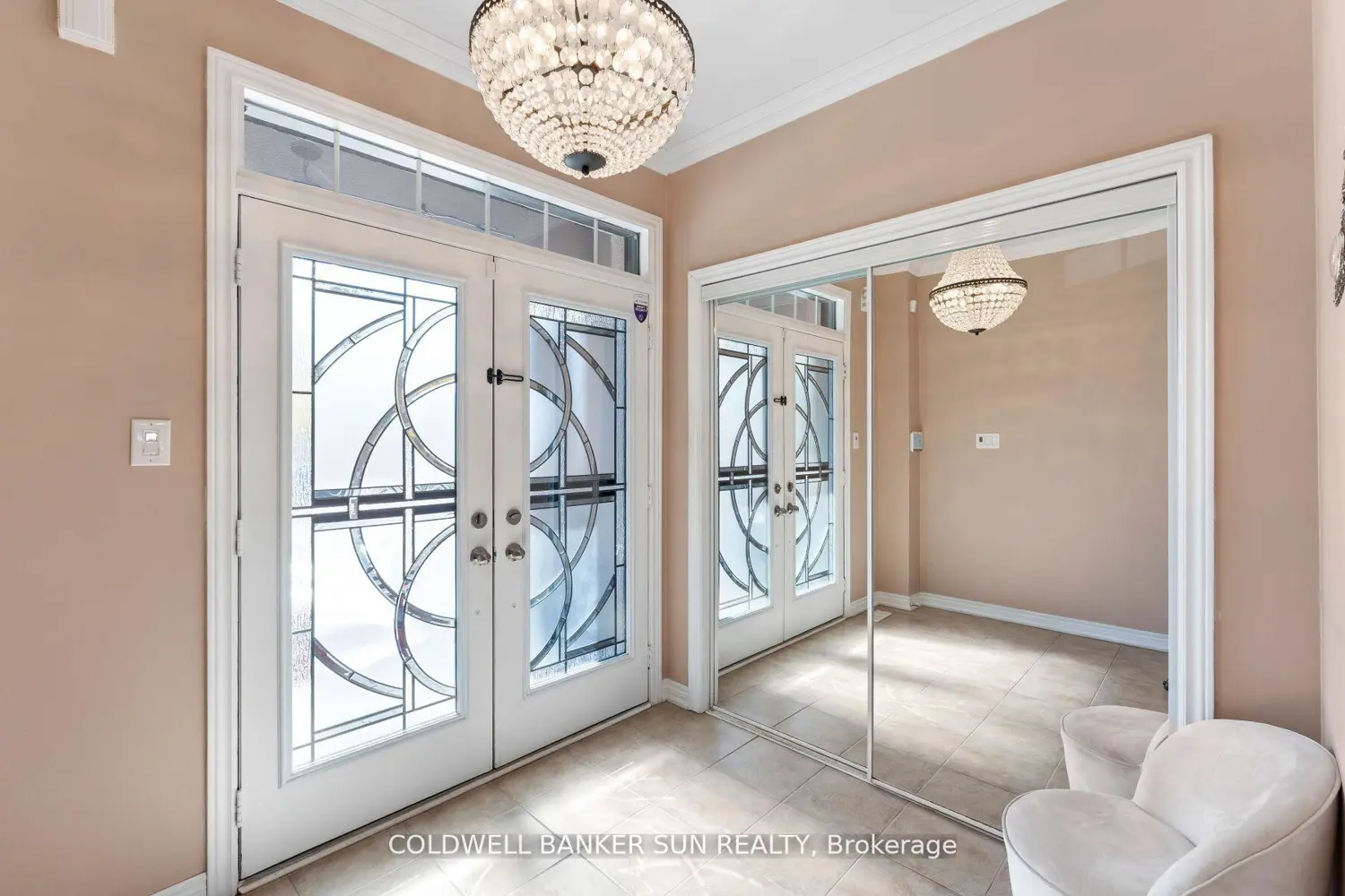 164 Canada Drive photo 2