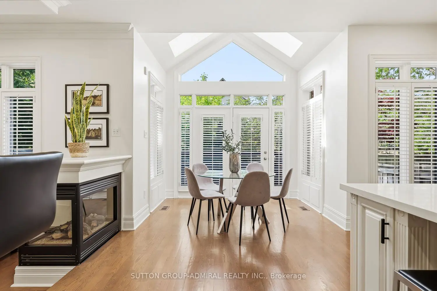 Additional image 6 of 568 Fairlawn Avenue