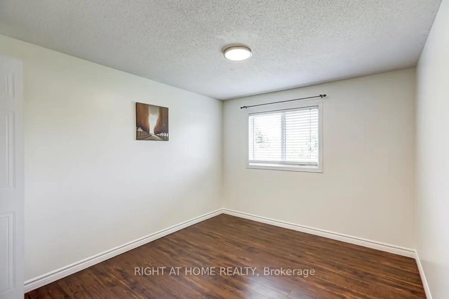 Additional image 13 of 402 Lausanne Crescent