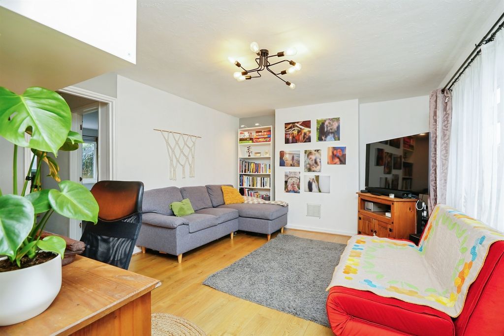2 bed maisonette for saleMerritt Road, Didcot OX11 photo 5