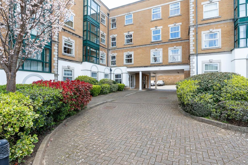3 bed flat for saleCowes, Isle Of Wight PO31