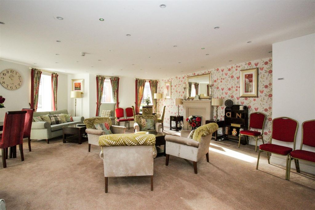 Additional image 19 of 2 bed flat for saleElliott Court, High Street North, Dunstable LU6