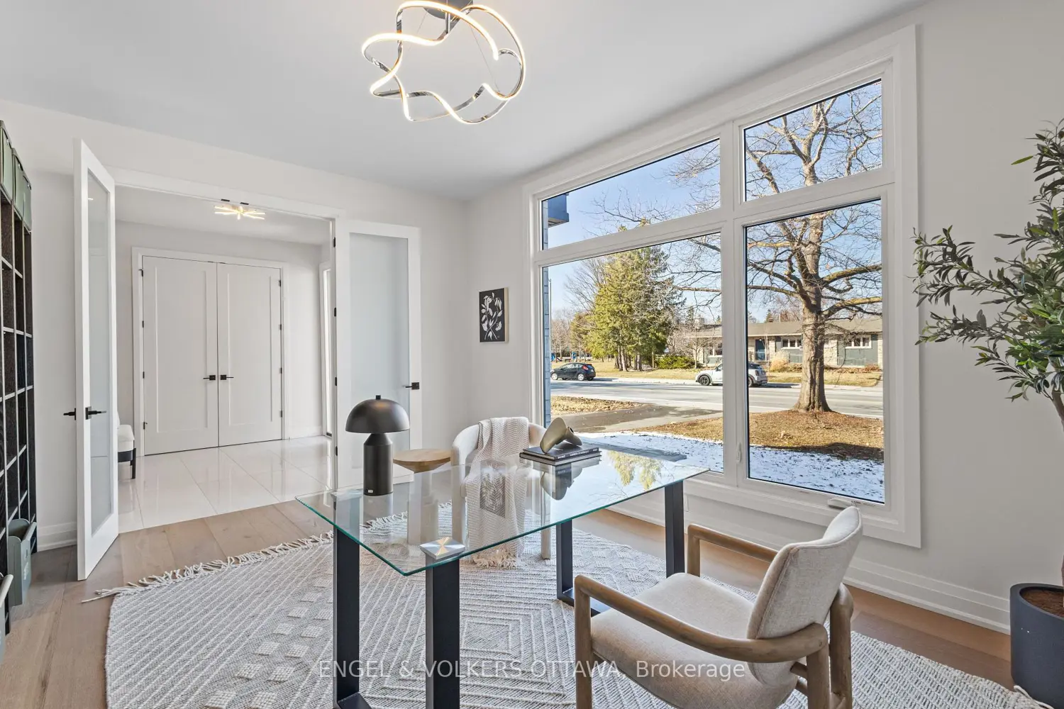 736 Sherbourne Road photo 5