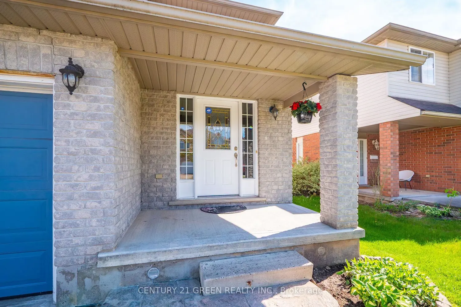 21 Hawkswood Drive photo 2