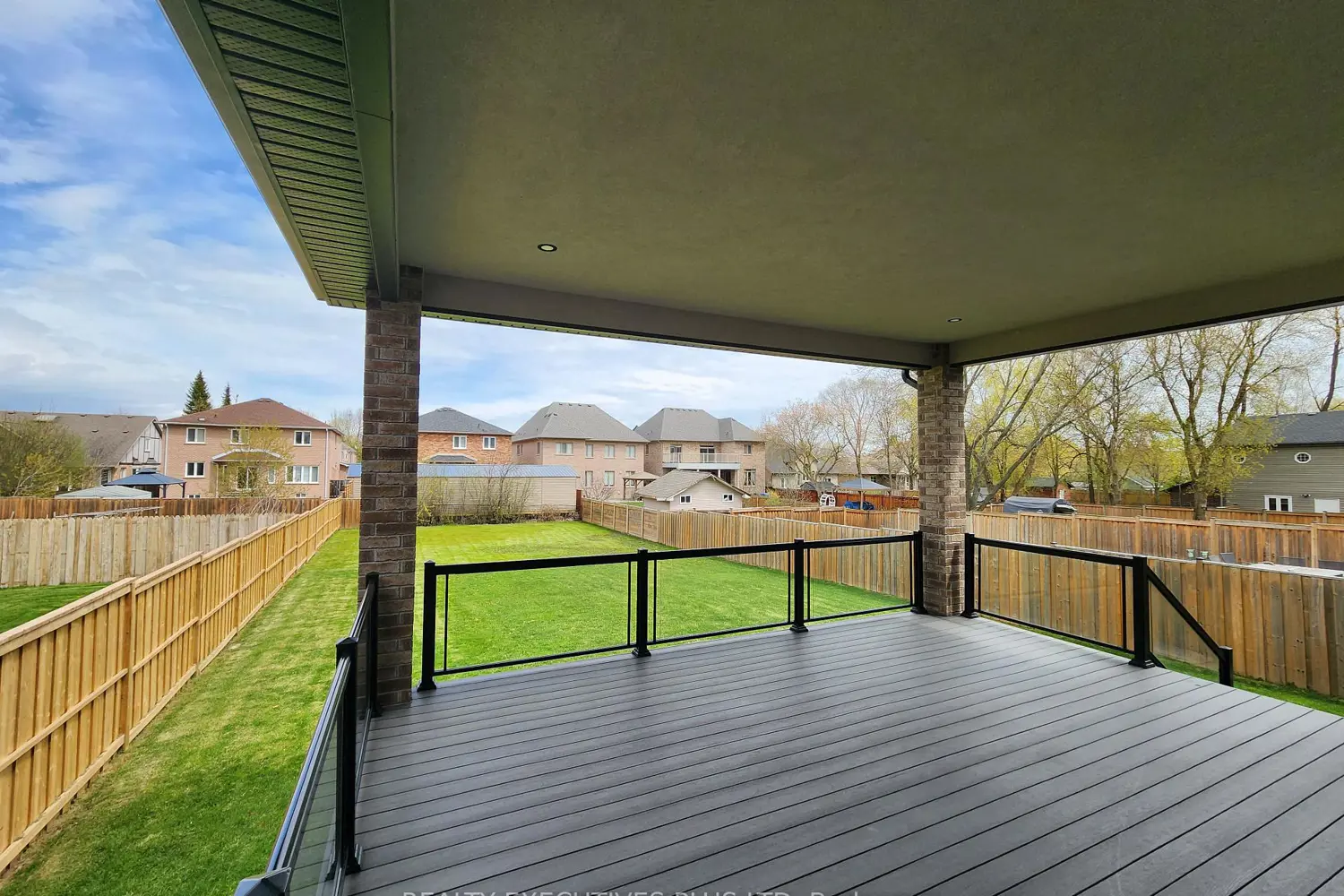 Additional image 19 of 1771 Woodview Avenue