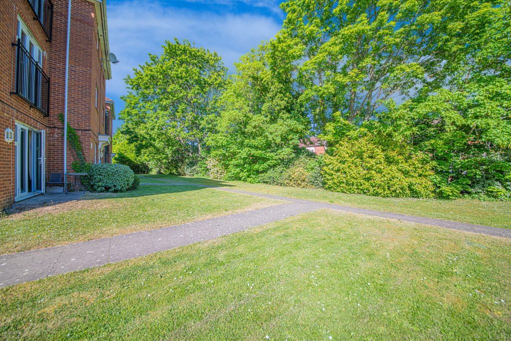 Additional image 9 of 2 bed flat for saleWilliam Panter Court, Eastleigh SO50