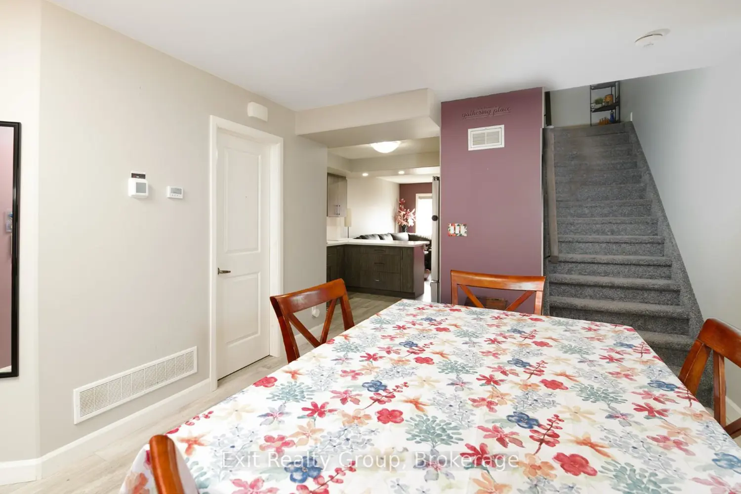 7 Dewal Place photo 4