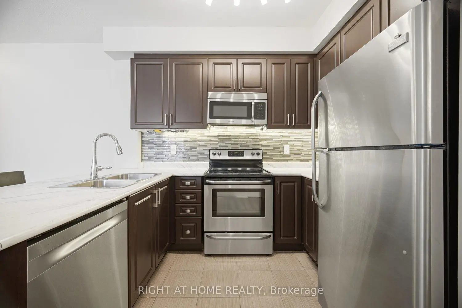 269 Georgian Drive 311 photo 4