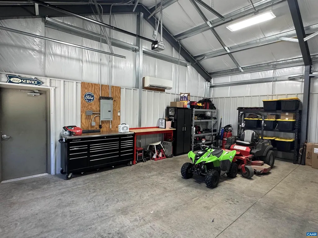 Additional image 41 of 1121 Hardware Rd, Scottsville, VA 24590