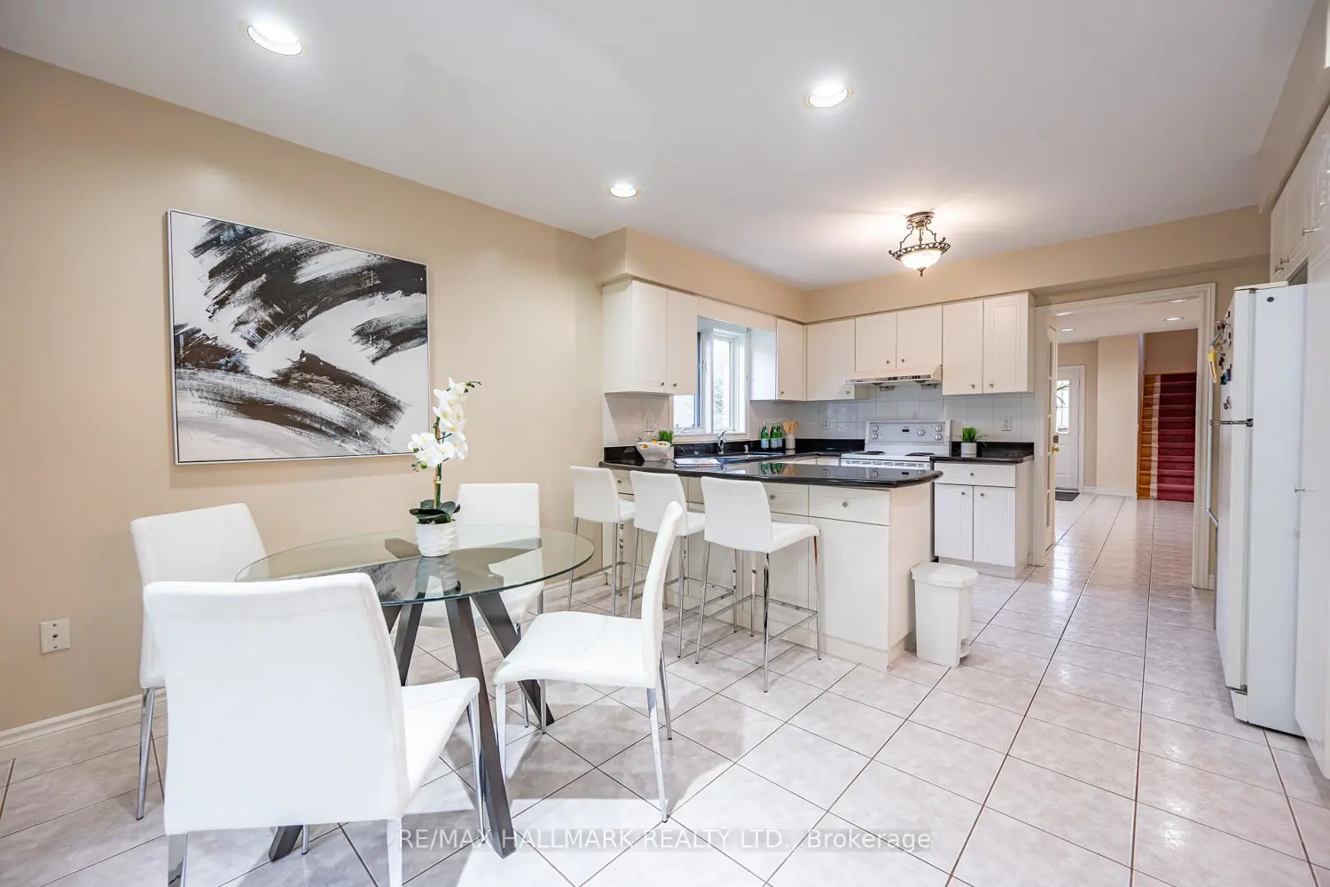 Additional image 8 of 93 Tillie Square