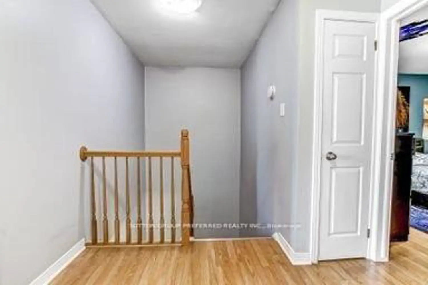 Additional image 10 of 711 Osgoode Drive 17
