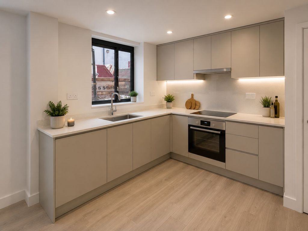 Additional image 3 of 2 bed flat for saleUpper Market Street, Eastleigh SO50
