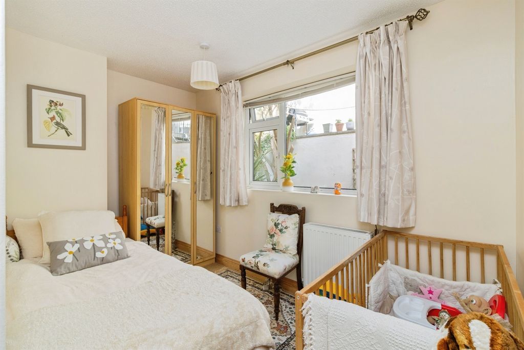 Additional image 12 of 5 bed detached house for saleSummerland Close, Dawlish EX7