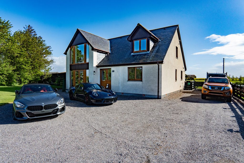 3 bed detached house for saleRhu, Fearn IV20