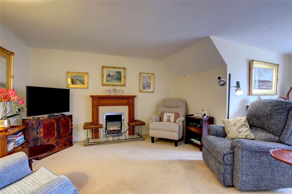 Additional image 8 of 2 bed flat for saleHanbury Road, Droitwich, Worcestershire WR9