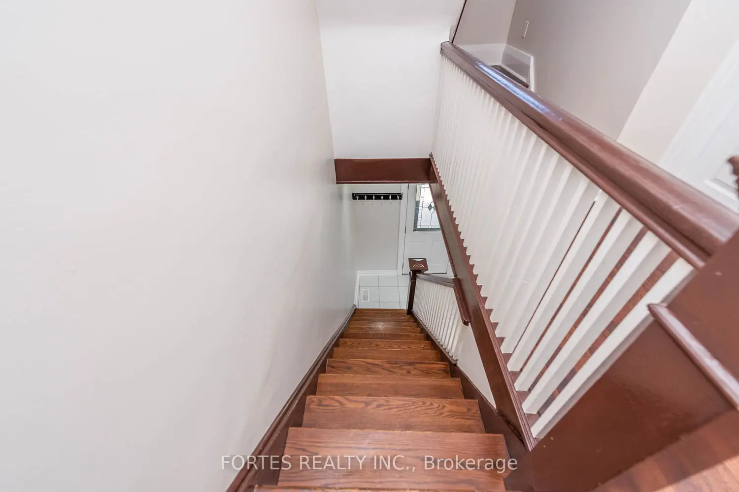 Additional image 11 of 8 Spring Grove Avenue