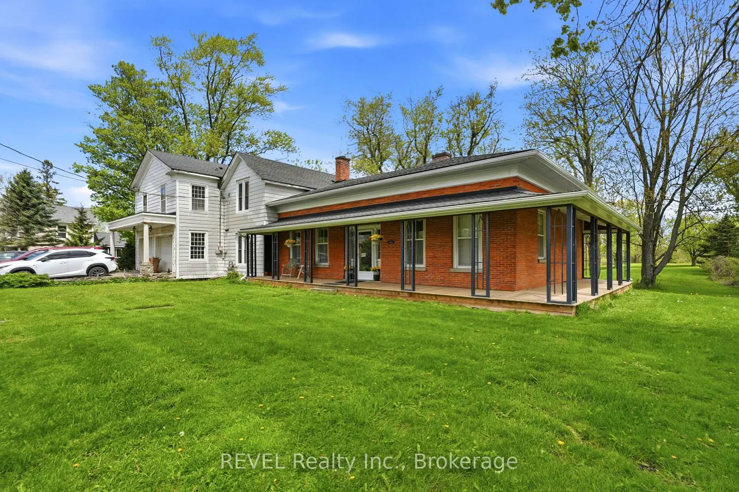 2376 Centre Street photo 2