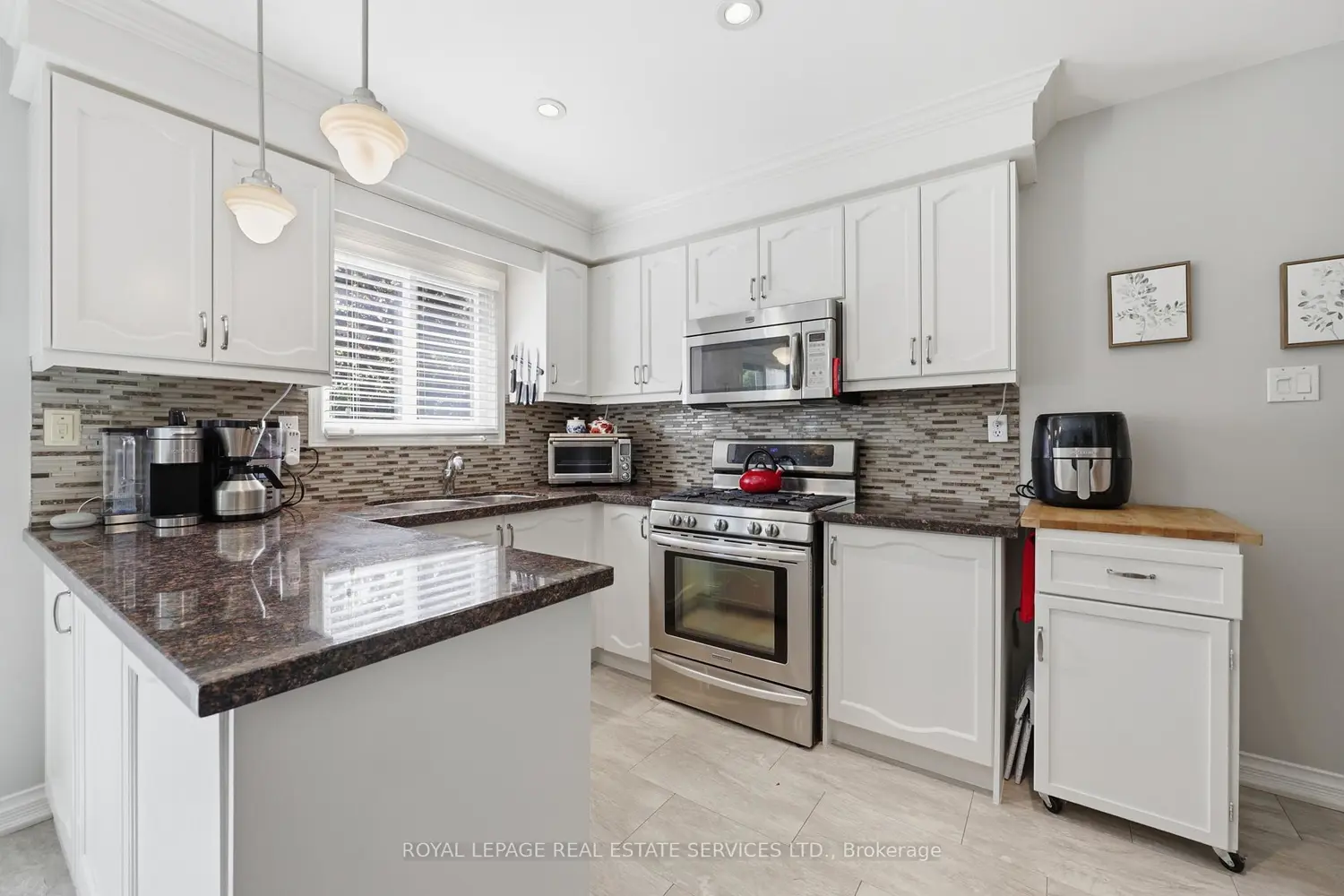 1118 Glen Valley Road photo 2