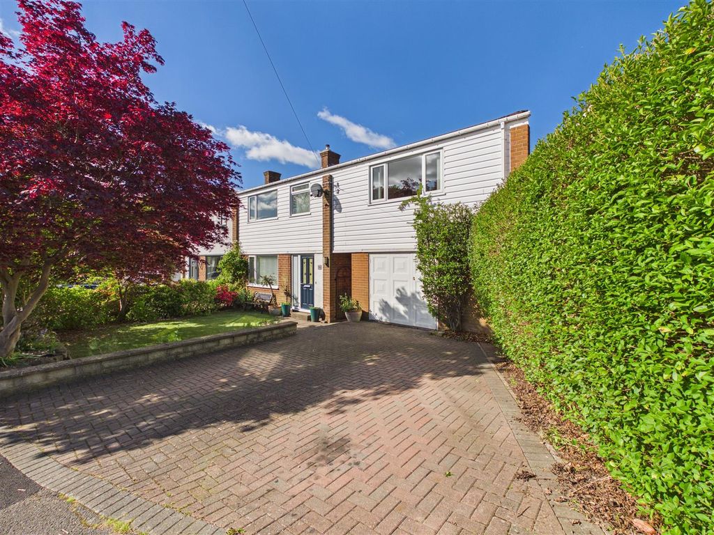 4 bed semi-detached house for saleGosforth Crescent, Dronfield S18