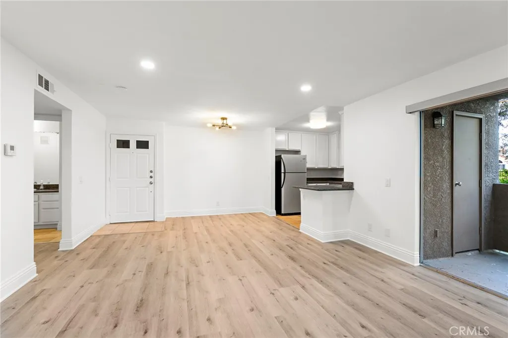 2275 Del Mar Way Unit 207, Corona, CA 92882 photo 4