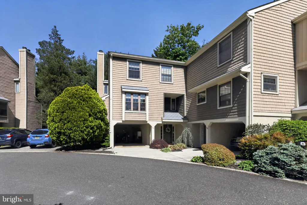 119 Kings Croft, Cherry Hill, NJ 08034