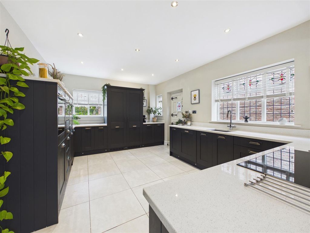 Additional image 13 of 5 bed property for saleNetherways, Park Avenue, Dronfield S18