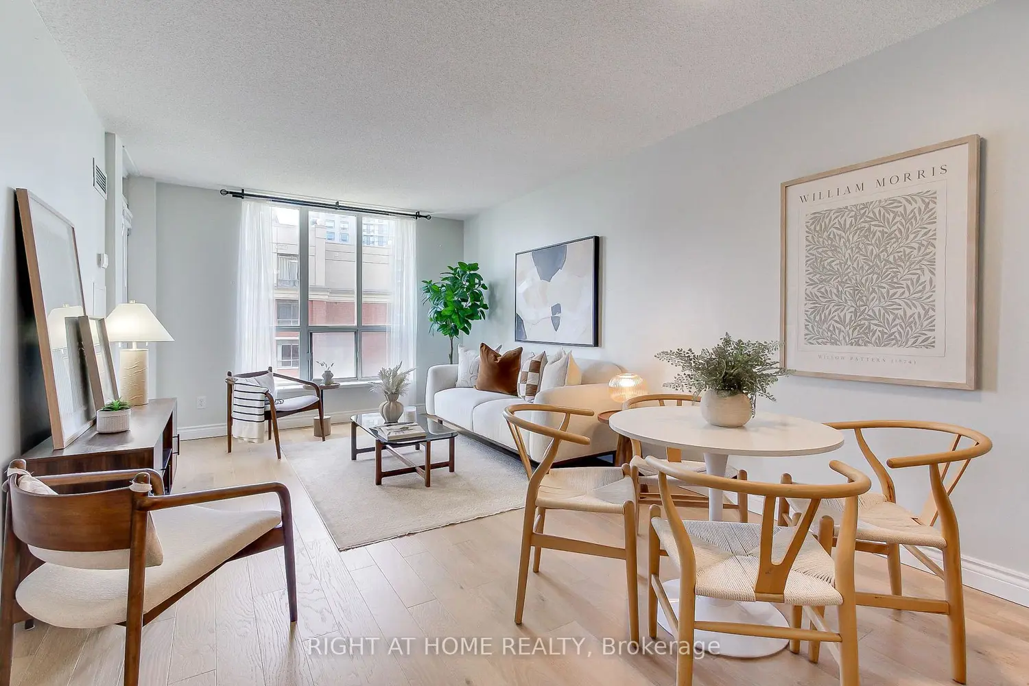 55 Harrison Garden Boulevard 907